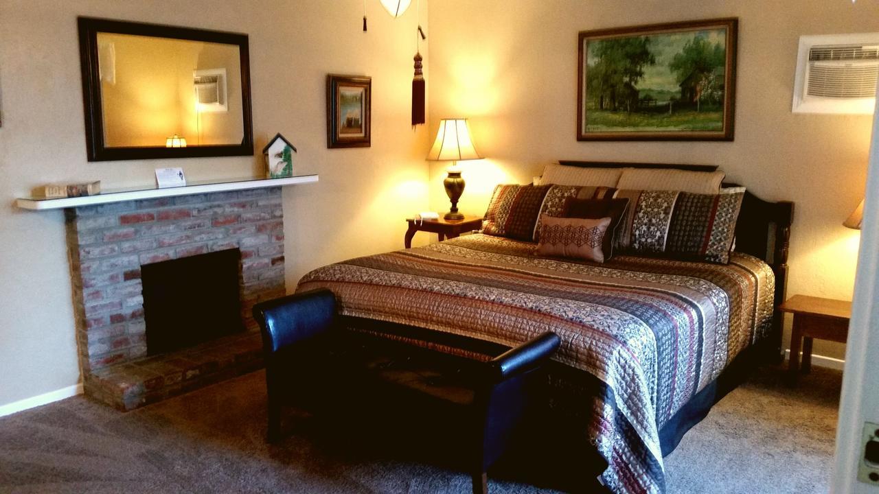 แพลนเตชั่น เบด แอนด์ เบรคฟาสต์ Bed & Breakfast Lemon Cove ภายนอก รูปภาพ